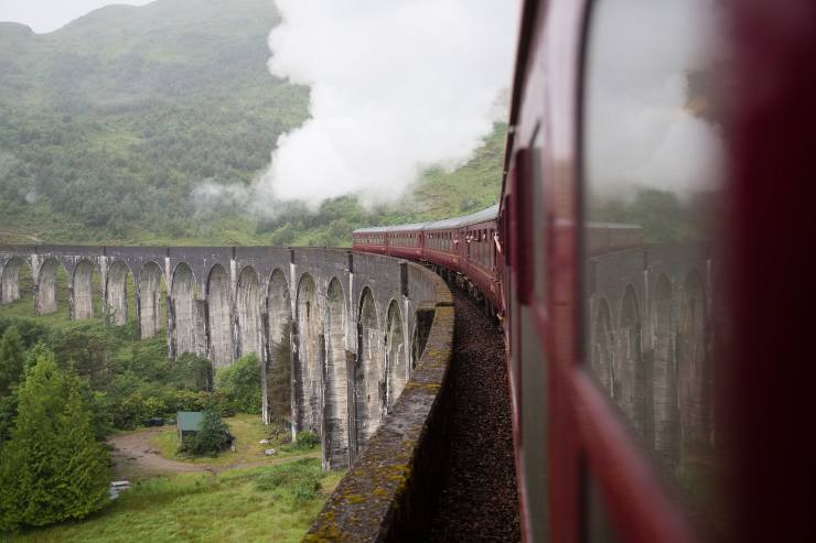 viaggia sul treno di harry potter